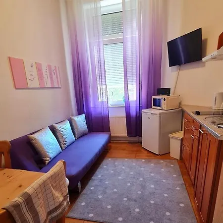 Elena Flat Lavendel Zentrum * Duisbourg